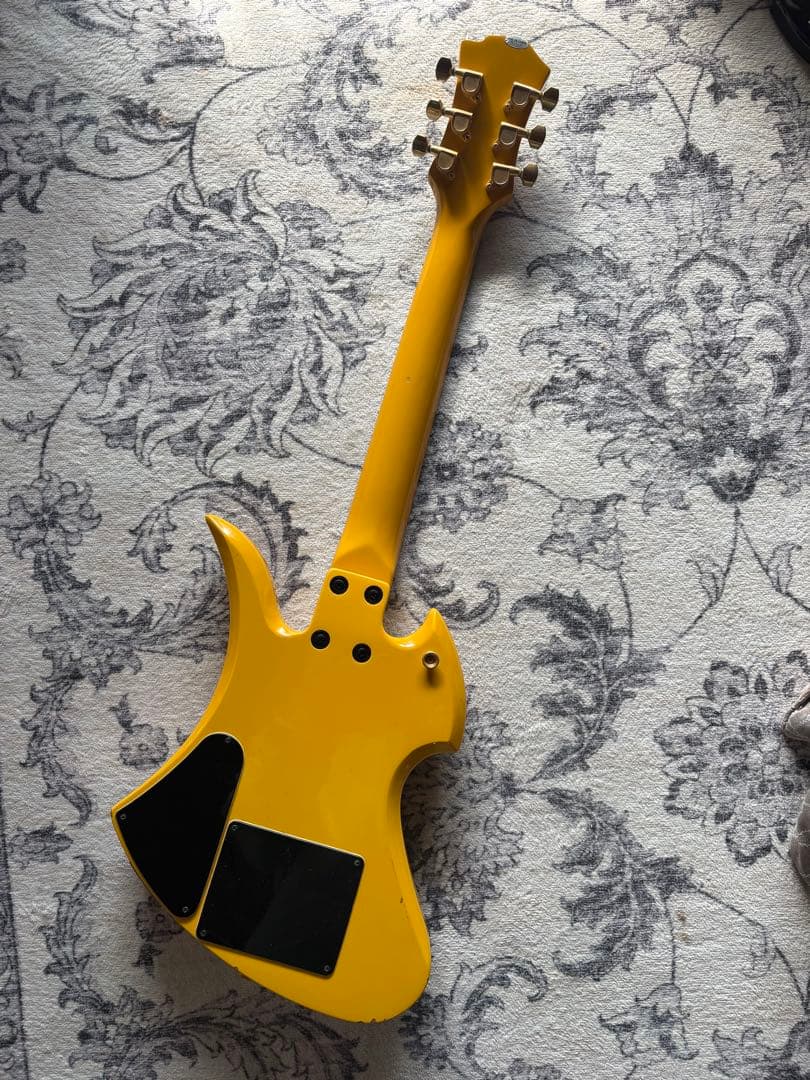 ヒデミニギター　イエローハートミニエレキギター