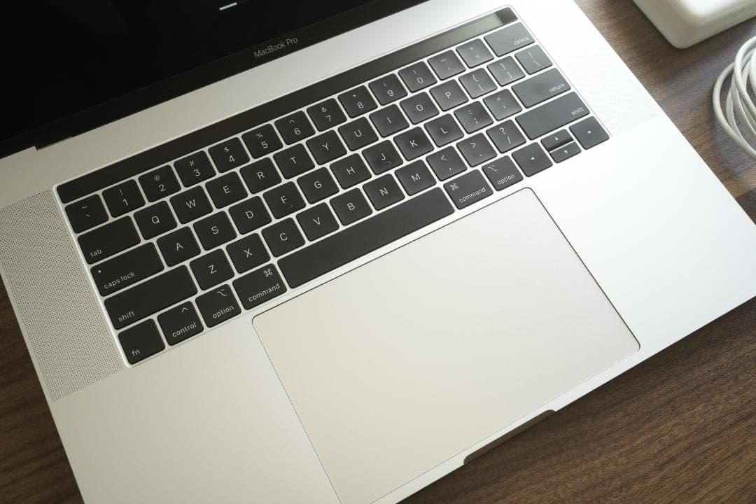 MacBookPro2018 15インチ i9 32GB 1TB USキー