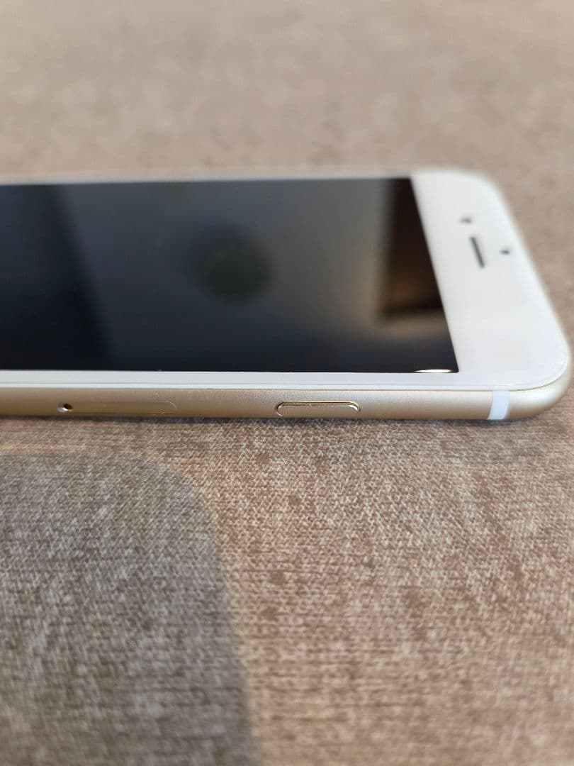 iPhone6　64GBゴールド