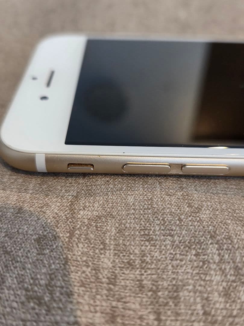 iPhone6　64GBゴールド