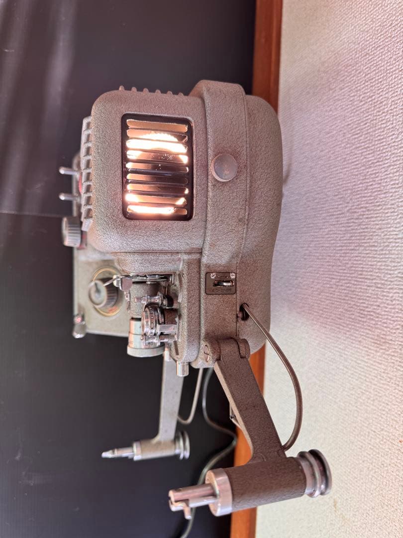 ELMO E-80 ８ミリ映写機 レトロ