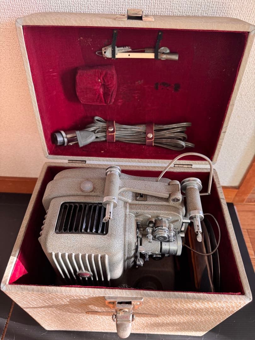 ELMO E-80 ８ミリ映写機 レトロ