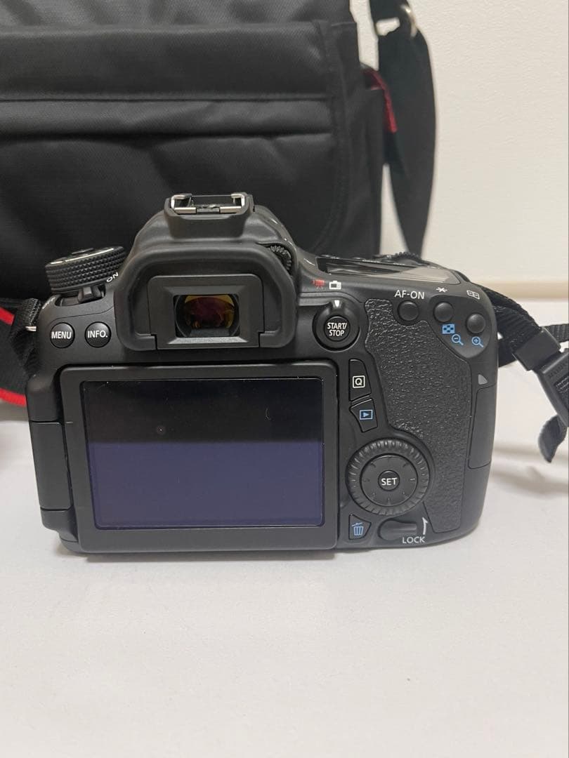 美品Canon EOS 70Dダブルズームレンズ　カメラ一式