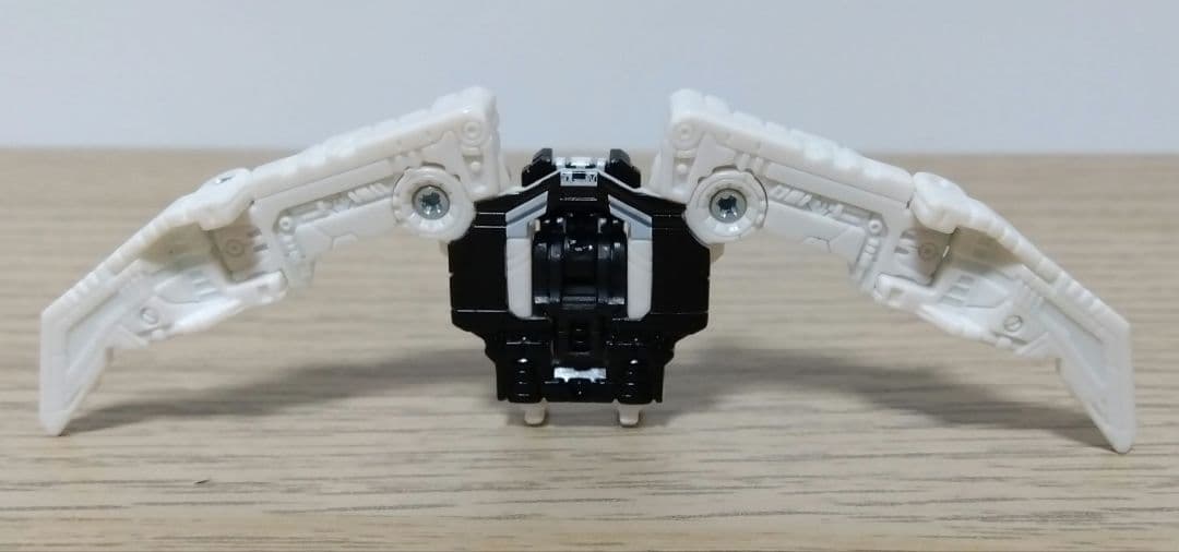 トランスフォーマー レガシー ユナイテッド スターレイダーサンダートロン3パック