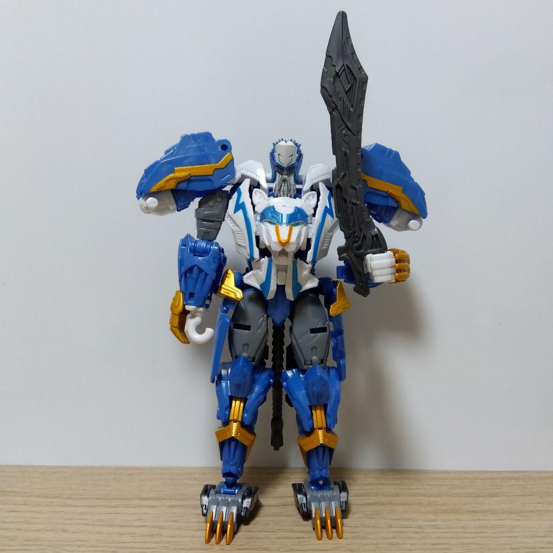 トランスフォーマー レガシー ユナイテッド スターレイダーサンダートロン3パック