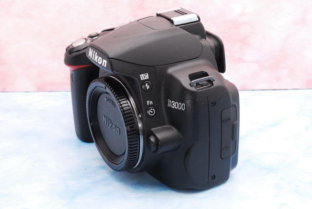 ニコン D3000★実用品★一眼レフカメラ★手ぶれ補正Wレンズのおすすめ品！