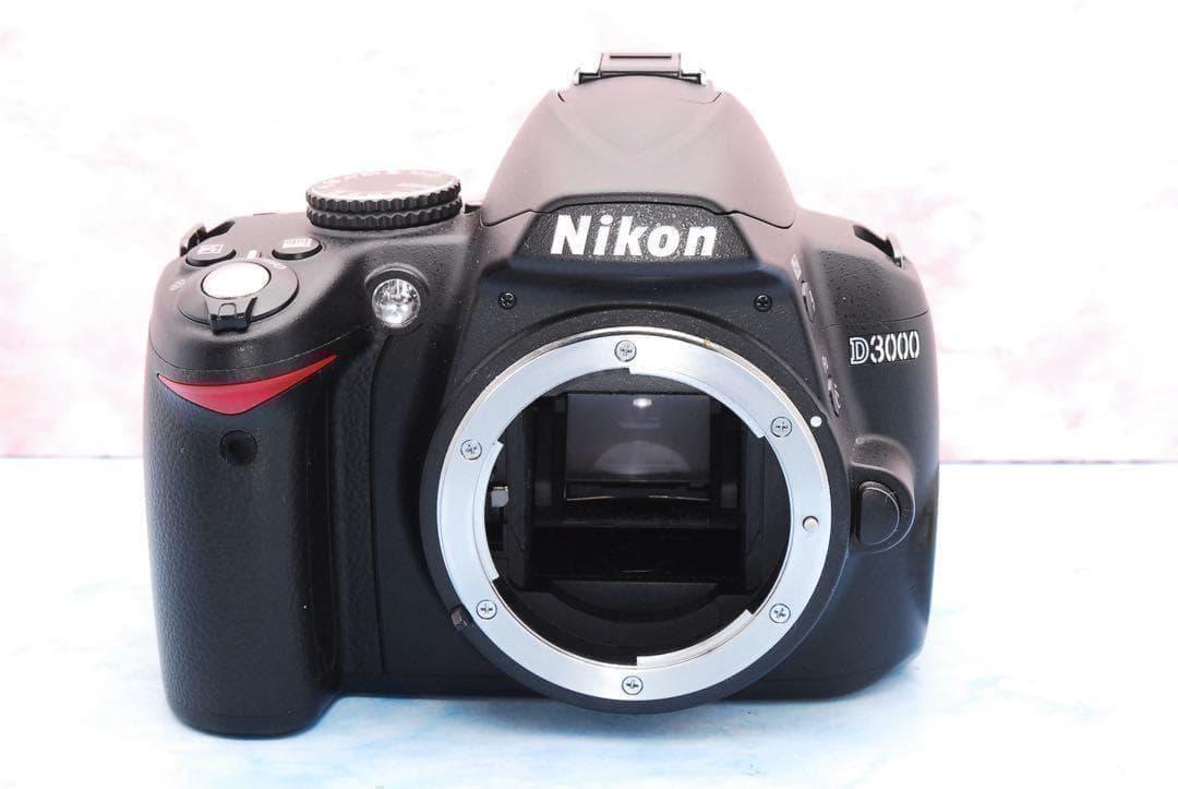 ニコン D3000★実用品★一眼レフカメラ★手ぶれ補正Wレンズのおすすめ品！