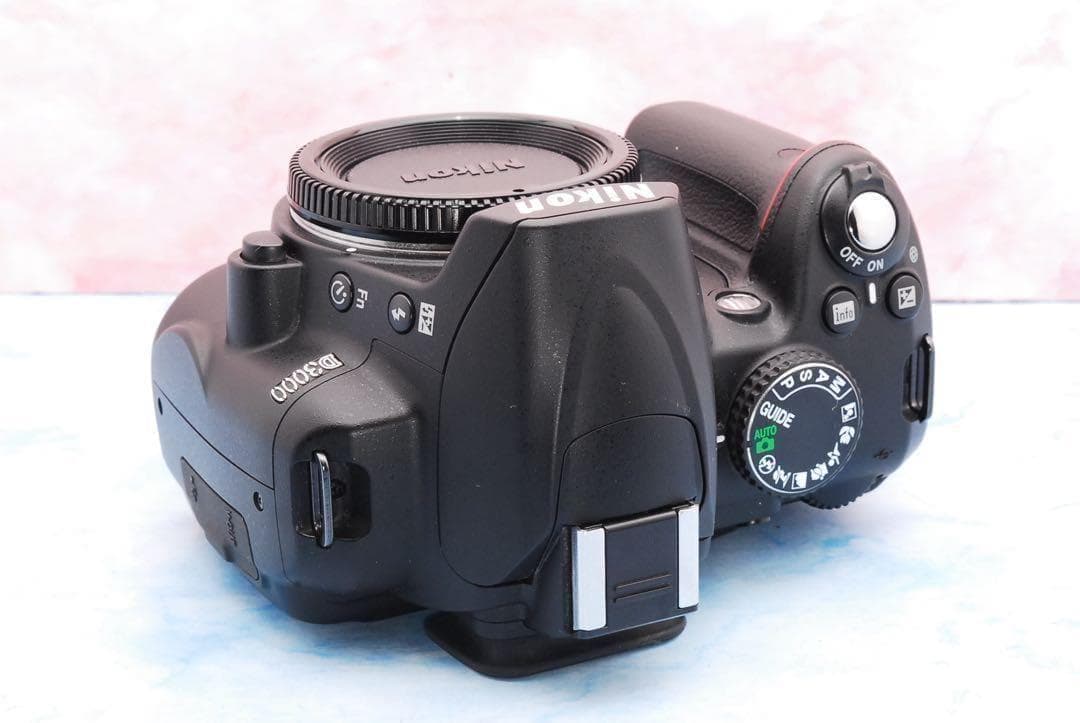 ニコン D3000★実用品★一眼レフカメラ★手ぶれ補正Wレンズのおすすめ品！
