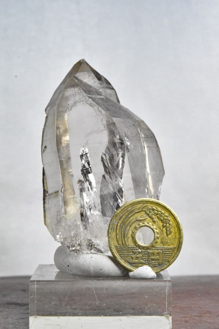 専用ページ パキスタン スカルドゥ シガール渓谷産 ライトスモーキーツイン