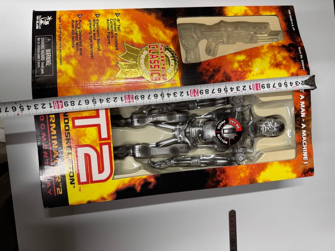 【希少】Terminator 2 T-2エンドスケルトンのフィギュア USJ購入