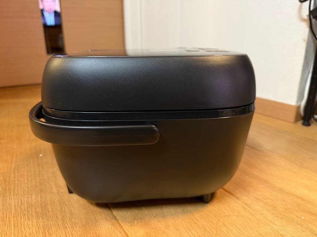 【2025年製】美品 TIGER 炊飯器 炊きたて JBS-B055 3合炊