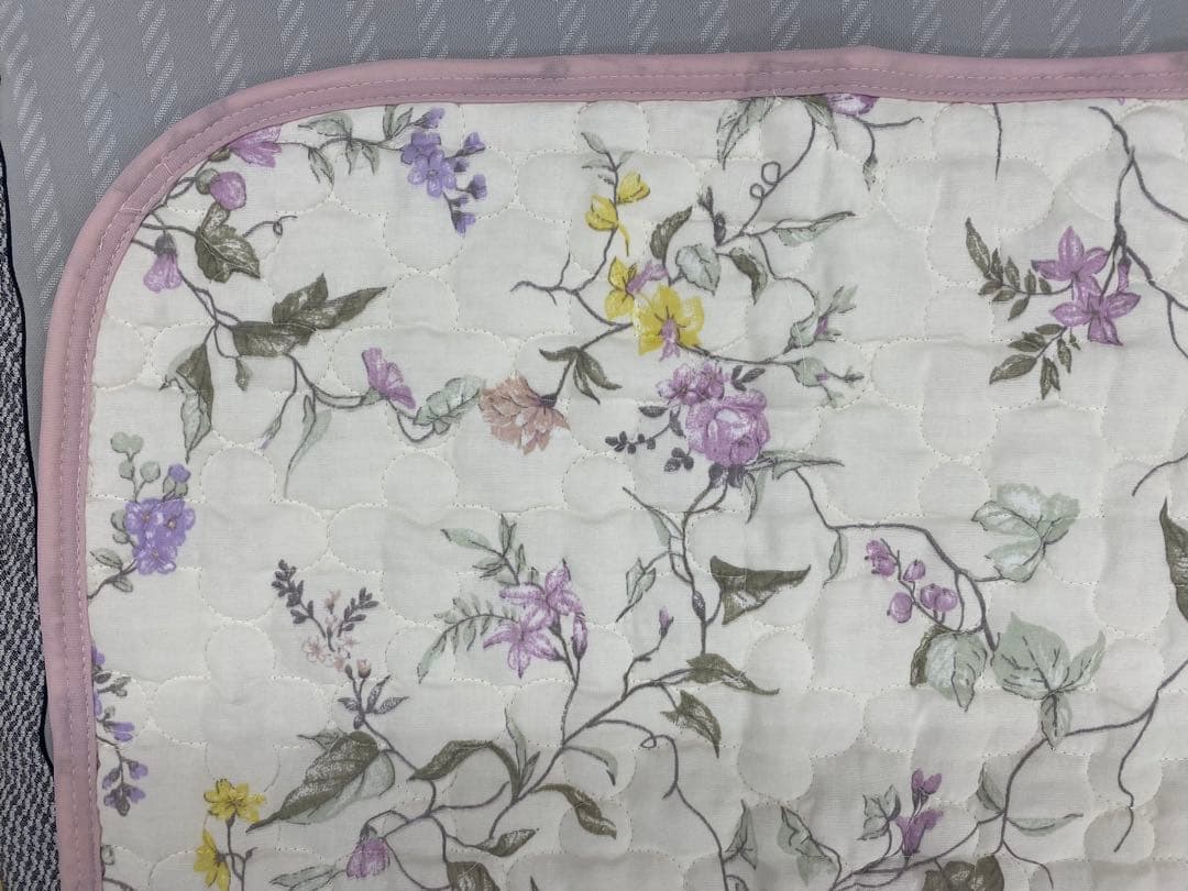 ロマンス　２重ガーゼ敷パッド・V &A・綿１００%・オールシーズン対応・シングル