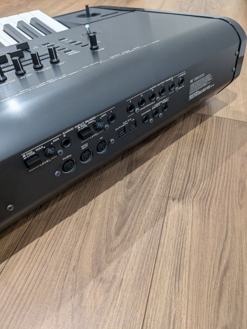 KORG KRONOS-73 完動品 キャスター付ケース＆シールド付属