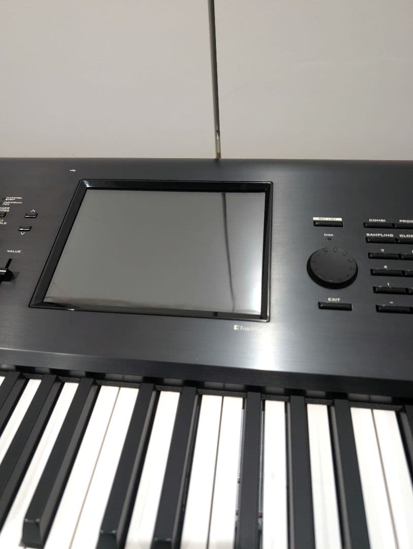 KORG KRONOS-73 完動品 キャスター付ケース＆シールド付属