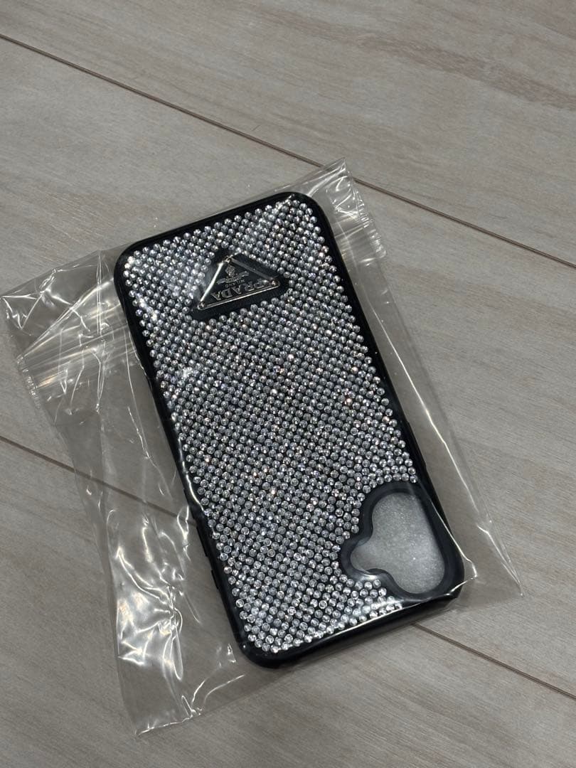 復*i様 PRADA ストーン装飾 iPhone 16plus用ケース