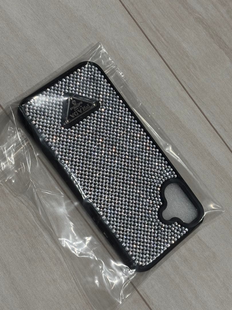 復*i様 PRADA ストーン装飾 iPhone 16plus用ケース