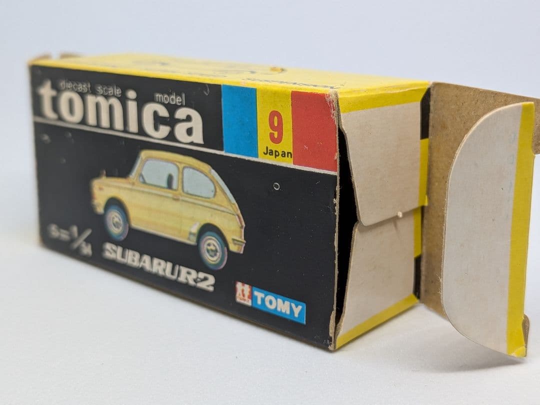 トミカ 黒箱　日本製SUBARU R2 緑色