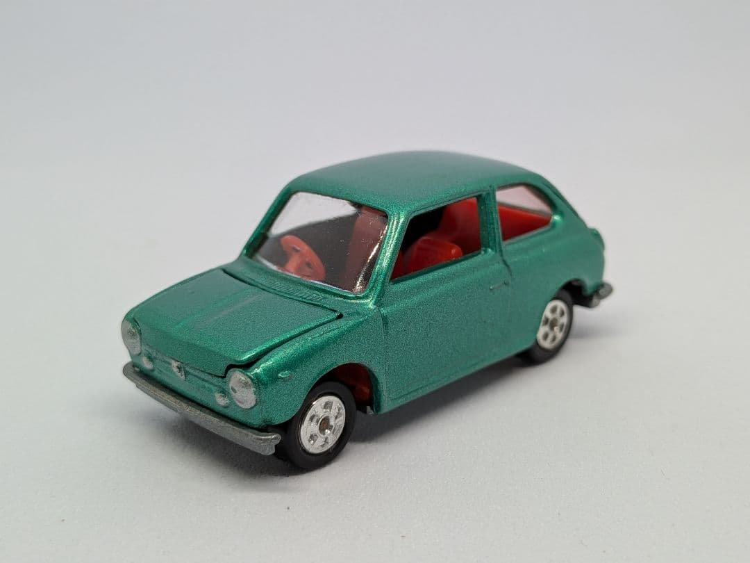 トミカ 黒箱　日本製SUBARU R2 緑色