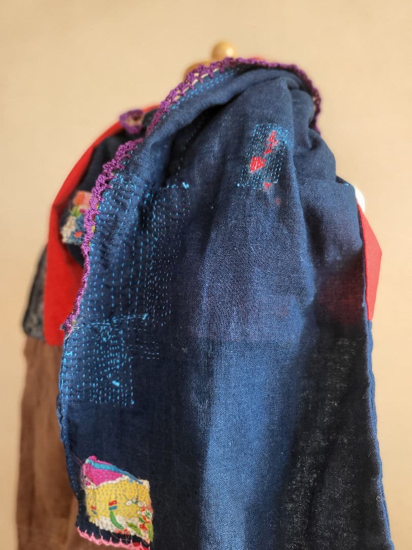 一点物 手縫い刺し子ストール藍染め蚊帳生地＋大島紬＋晴れ着古布 208×34cm