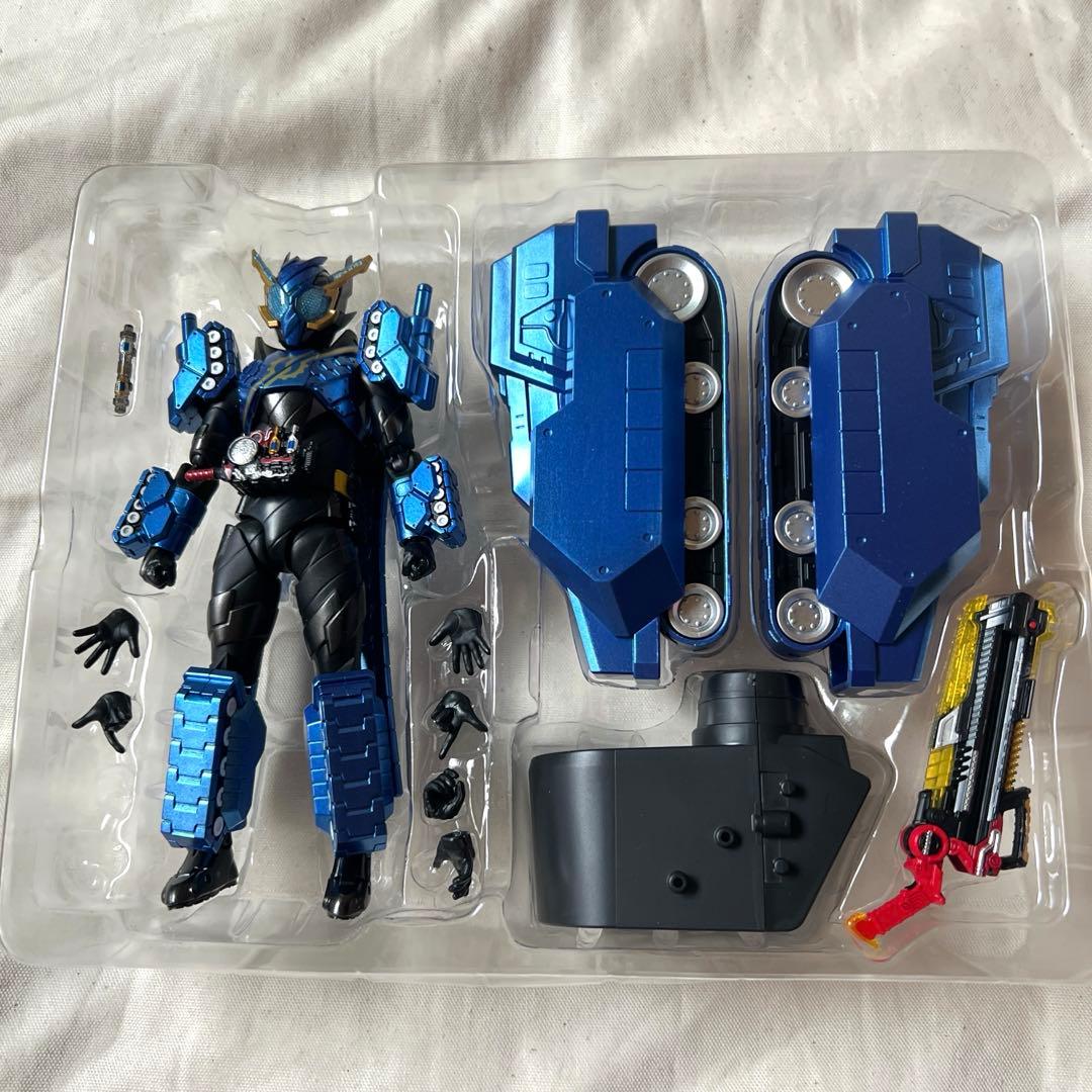 【欠品あり】S.H.Figuarts 仮面ライダービルド　タンクタンクフォーム