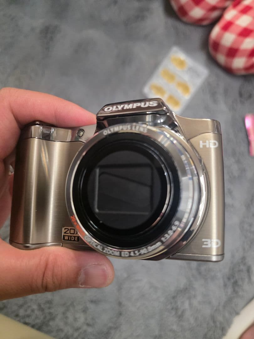 OLYMPUS コンパクトデジタルカメラ 20倍ズーム シルバー