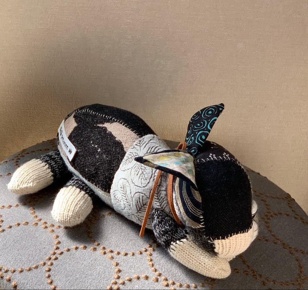 子跳ねですミニペルホネン ぬいぐるみ 黒白