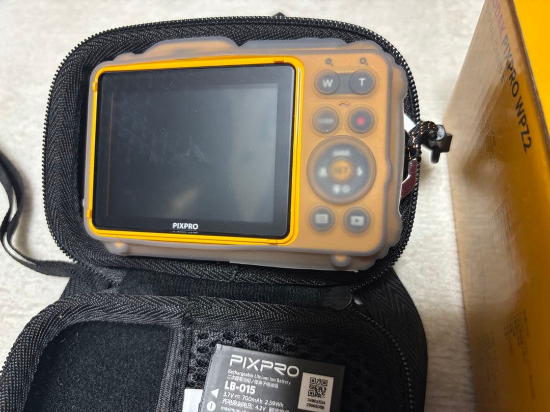 ☆KodakWPZ2-防水デジカメ+純正予備電池+シリコンカバー他撮影枚数5枚☆