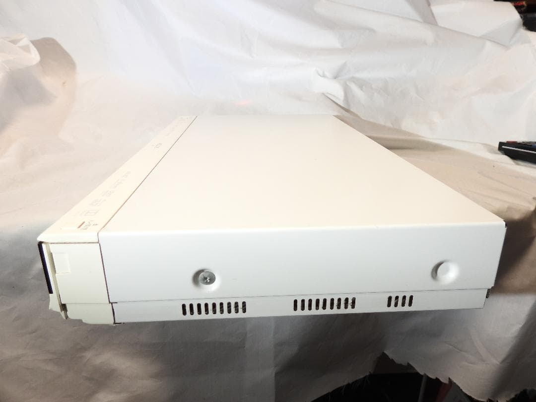 SHARP BD-W1800W ブルーレイレコーダー　2番組録画