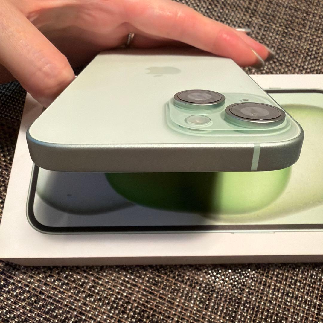 iPhone15 256G グリーン