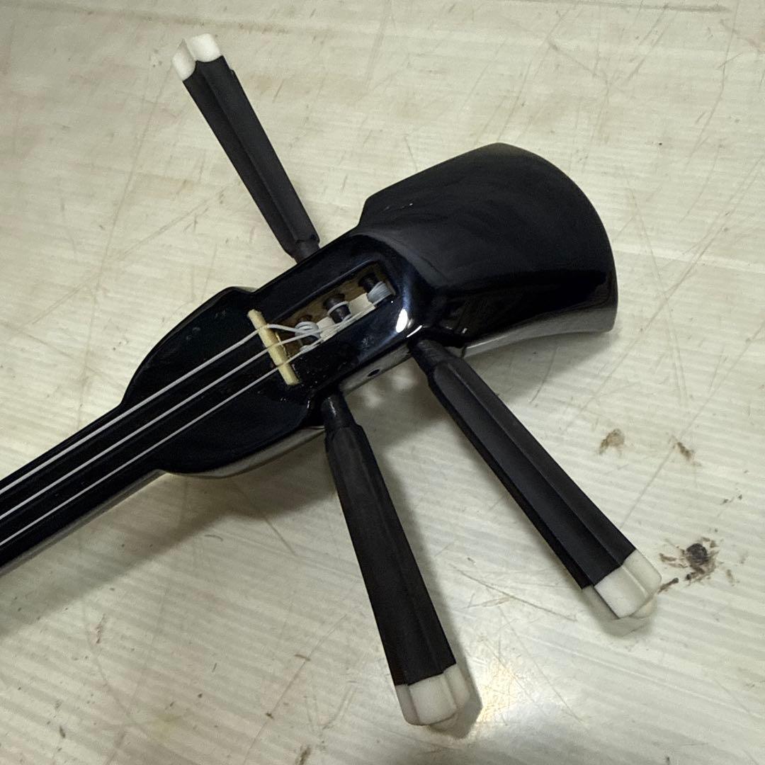 沖縄三線 三味線 和楽器 蛇柄 金色刺繍 ケース付き