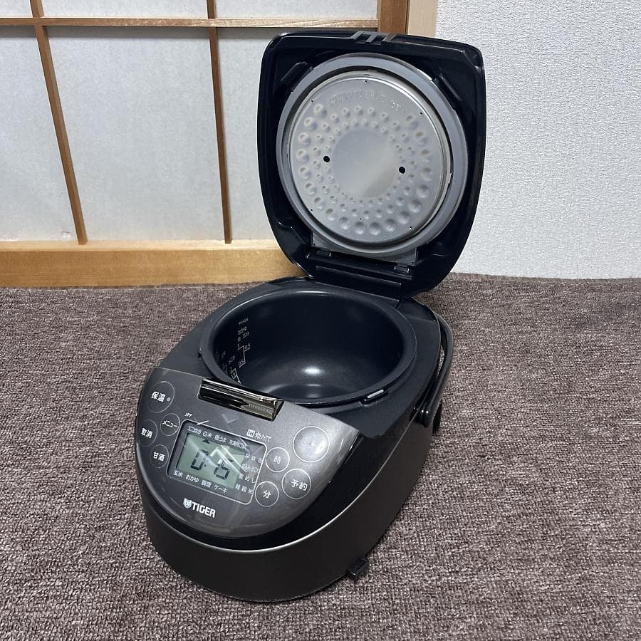 2021年製■タイガー IH炊飯器 3合炊き 炊きたて JPF-N550-K