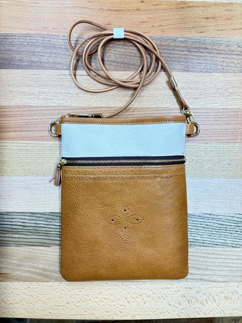 本革×帆布 サコッシュ 茶 蜂柄 金具色ゴールド ショルダーバッグ