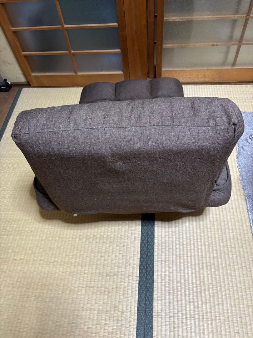 ブラウン クッション付きリクライニングソファ