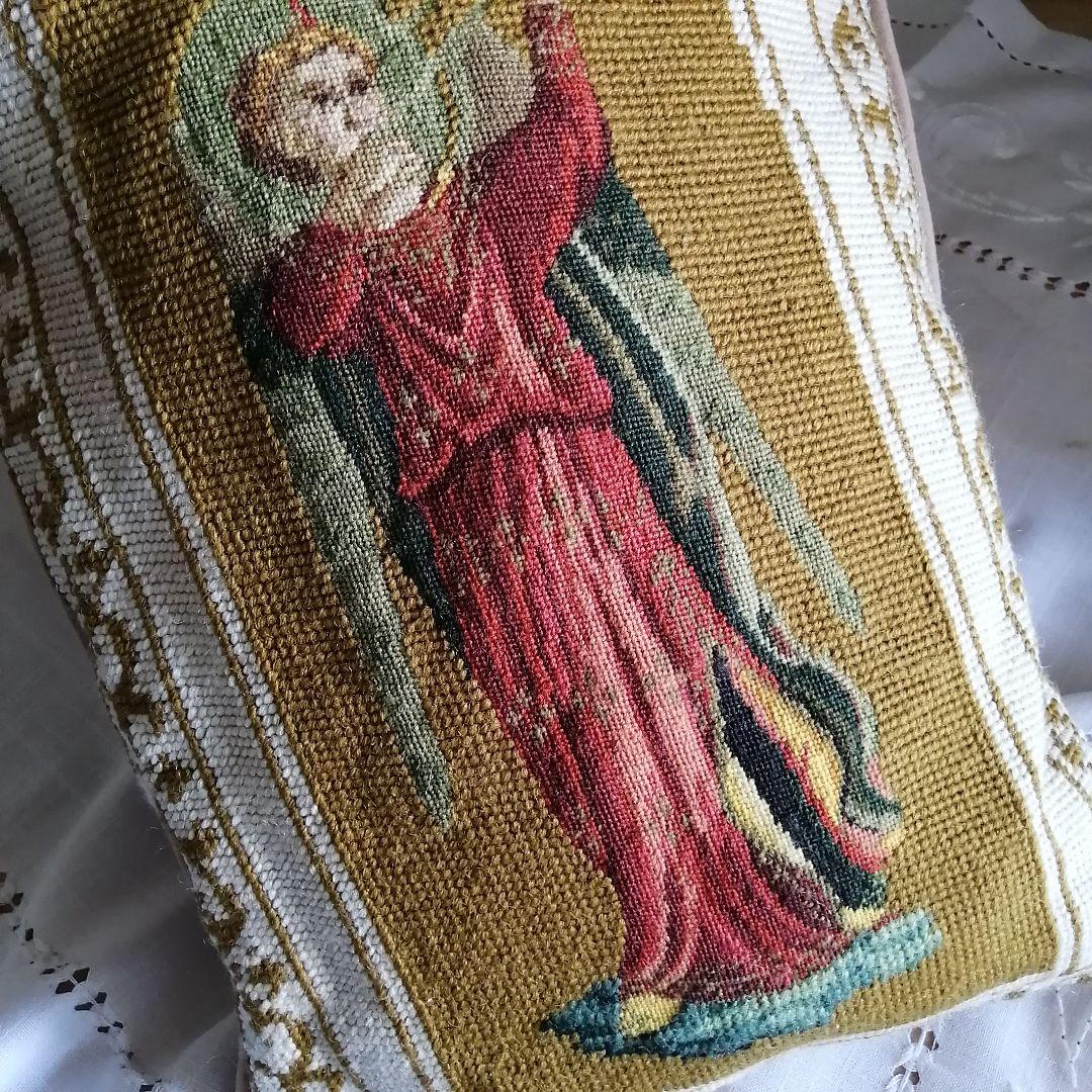 イギリスアンティーク　ミディポワン手刺繍　クッションカバー