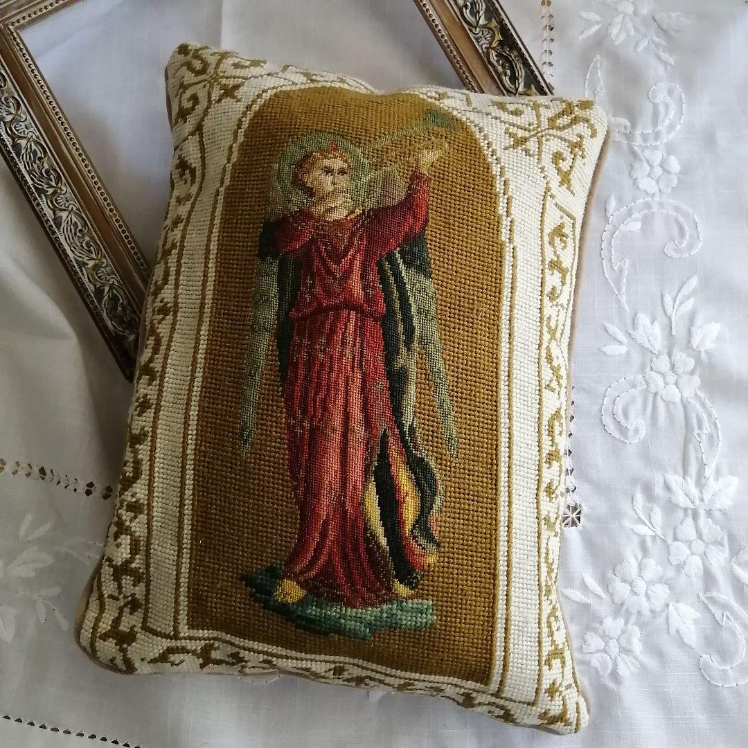 イギリスアンティーク　ミディポワン手刺繍　クッションカバー