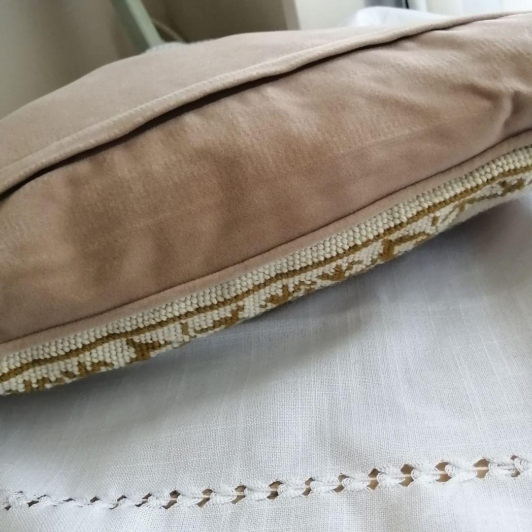 イギリスアンティーク　ミディポワン手刺繍　クッションカバー