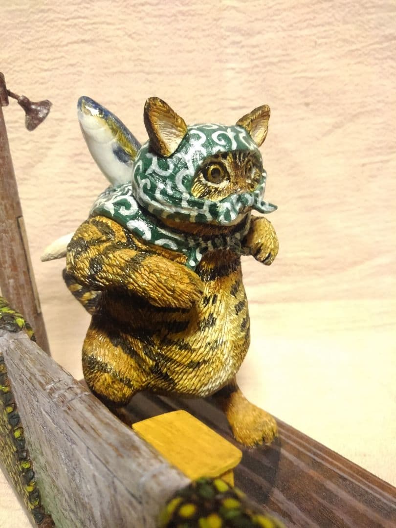 木彫りのキジトラ泥棒猫（昭和レトロ編）