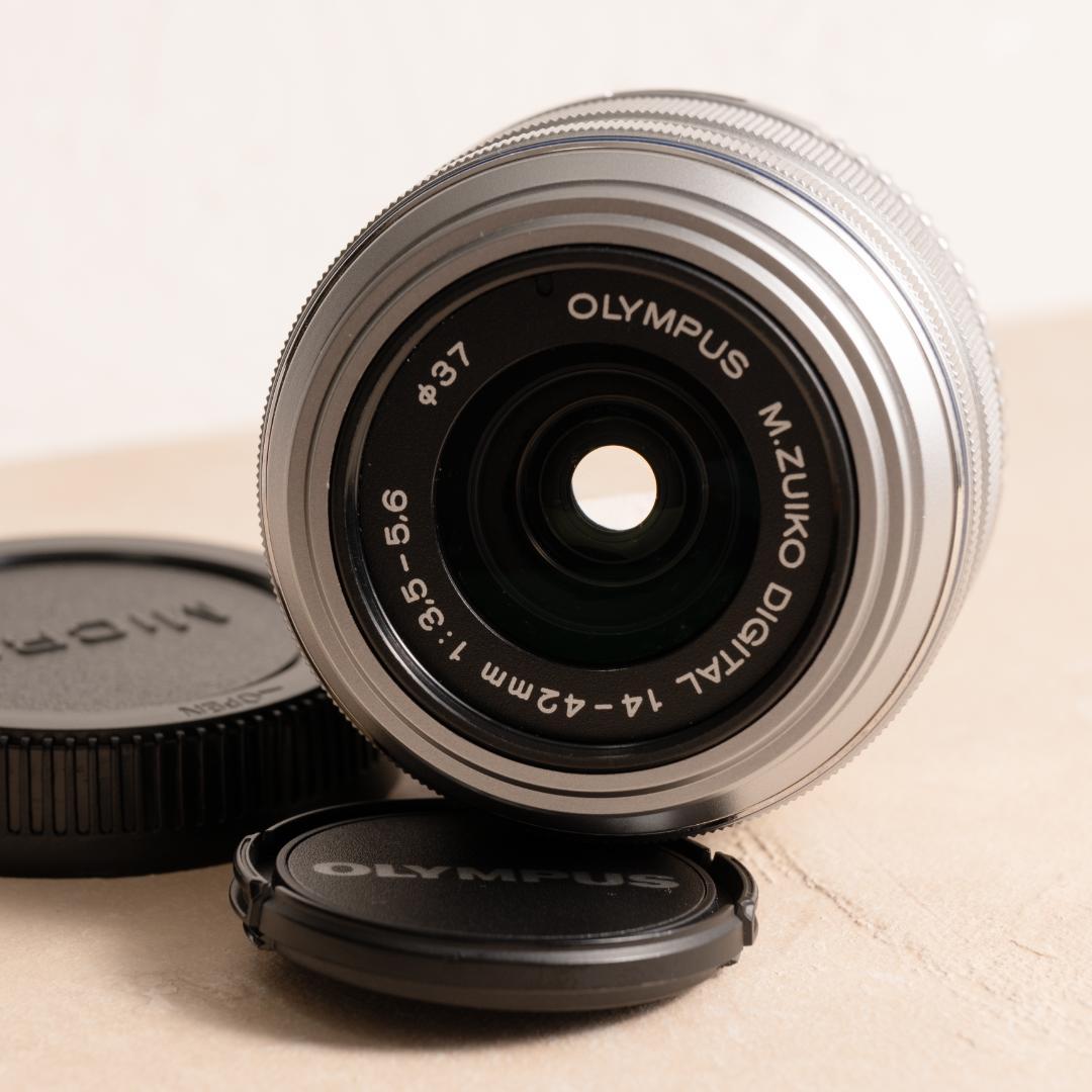 OLYMPUS M.ZUIKO DIGITAL 14-42mm Ⅱ R シルバー