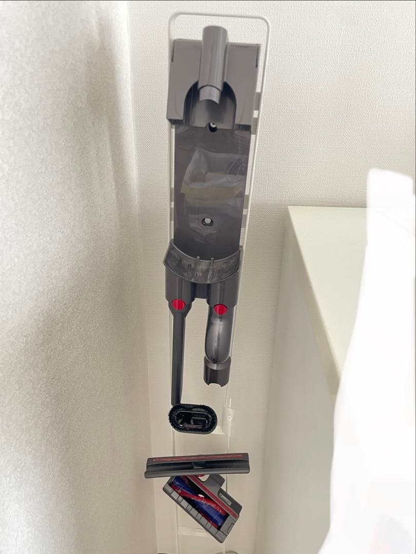 ダイソン　Dyson v8 fluffy