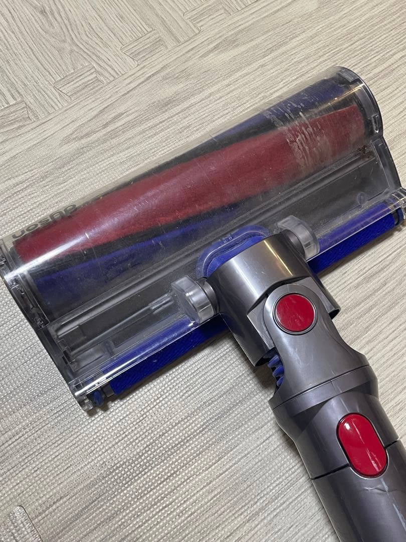 ダイソン　Dyson v8 fluffy