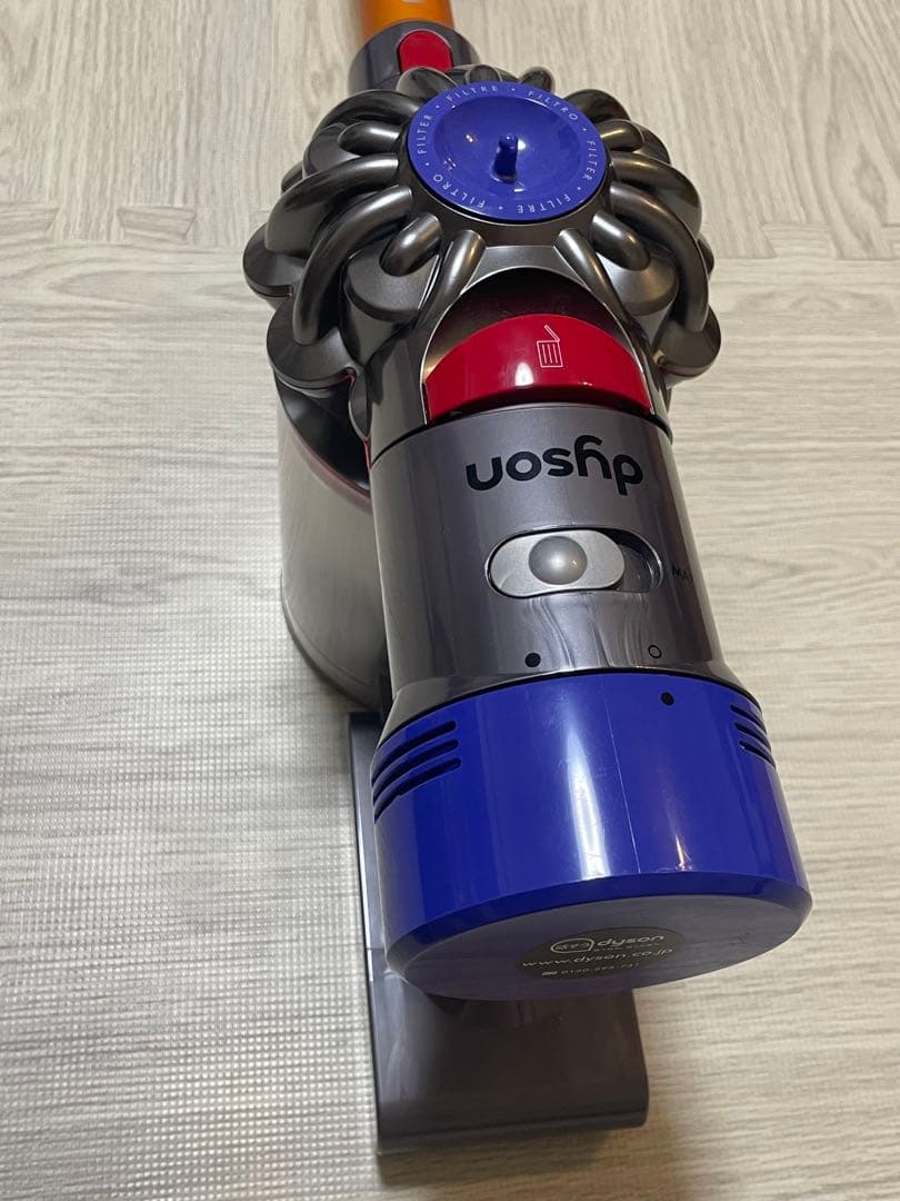 ダイソン　Dyson v8 fluffy