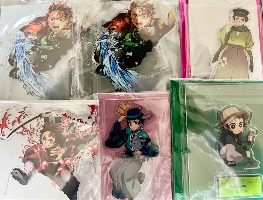 鬼滅の刃 ufotable 炭治郎 アクリルスタンド 缶バッジ クリスマス