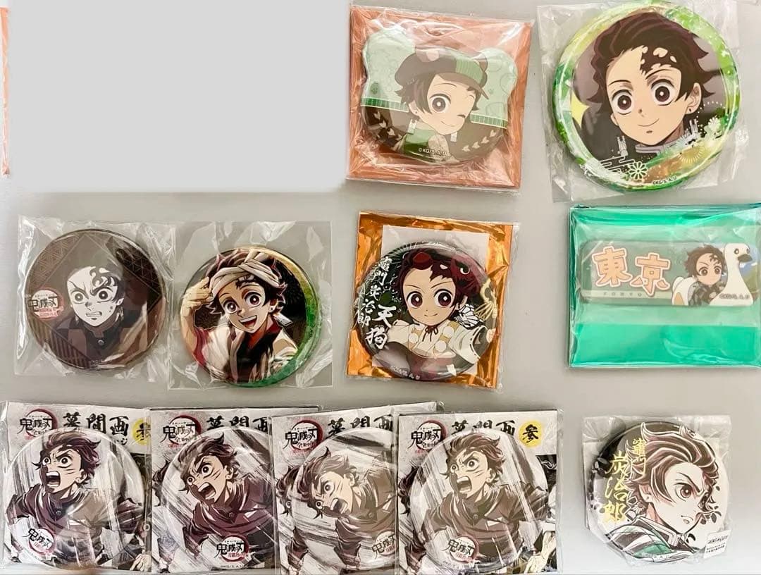 鬼滅の刃 ufotable 炭治郎 アクリルスタンド 缶バッジ クリスマス