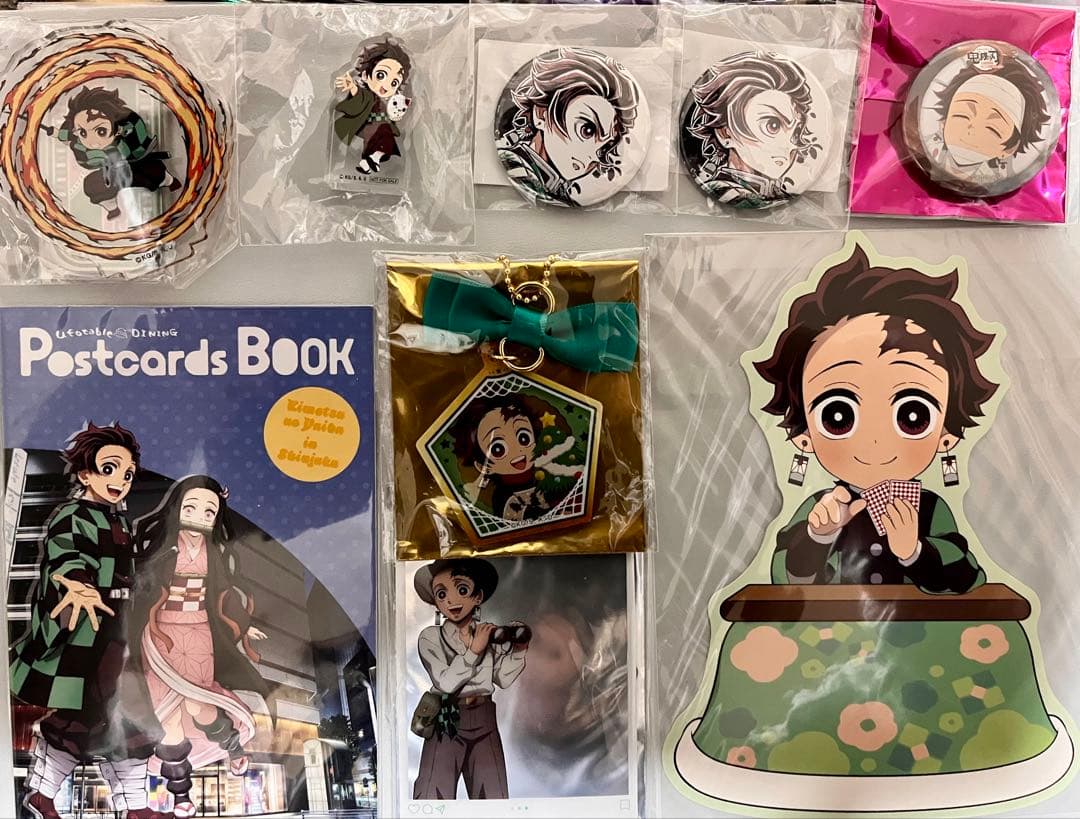鬼滅の刃 ufotable 炭治郎 アクリルスタンド 缶バッジ クリスマス
