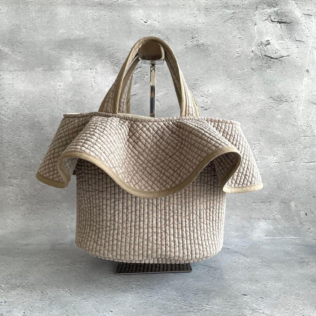 フリル付き楕円底のトートバッグ　ヌビバッグ　裏地付き　ベージュ　ハンドメイド