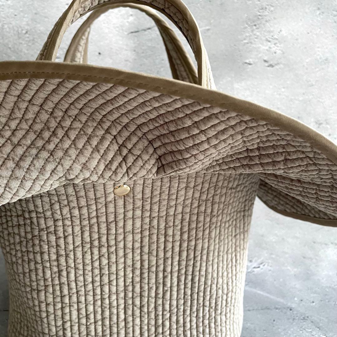 フリル付き楕円底のトートバッグ　ヌビバッグ　裏地付き　ベージュ　ハンドメイド