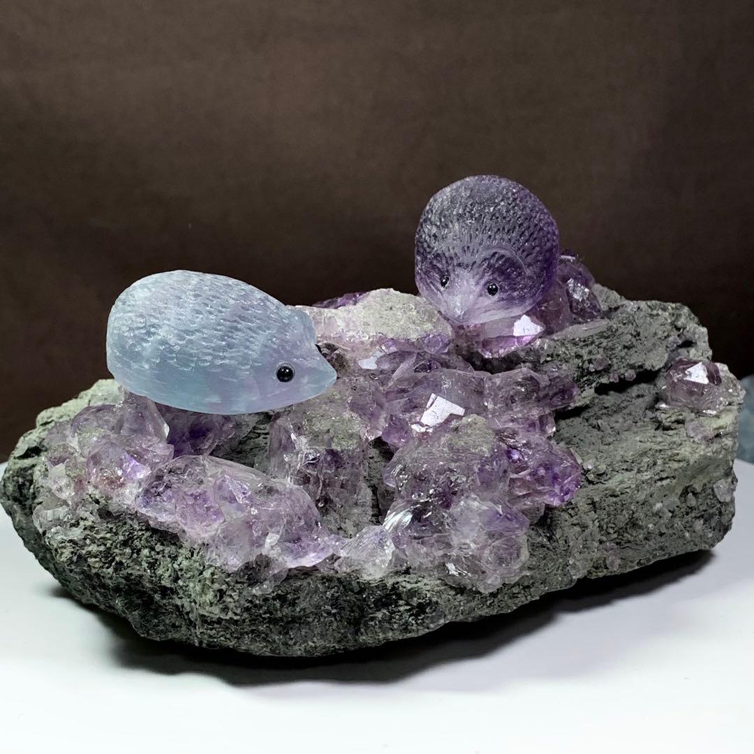 マハラシュトラ産☆アメジストクラスター掛けるフローライトハリネズミさん