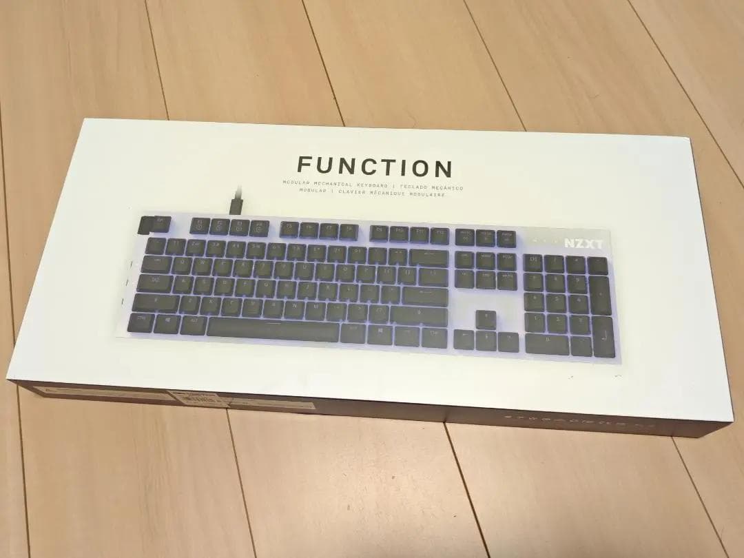 NZXT ホワイト ゲーミングキーボード ホットスワップ