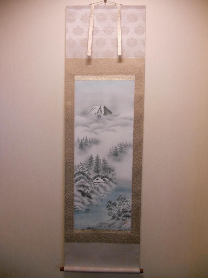 掛け軸 桑田美堂 彩色冬景 絹本 希少 軸装 茶道具 掛軸 美品 です。