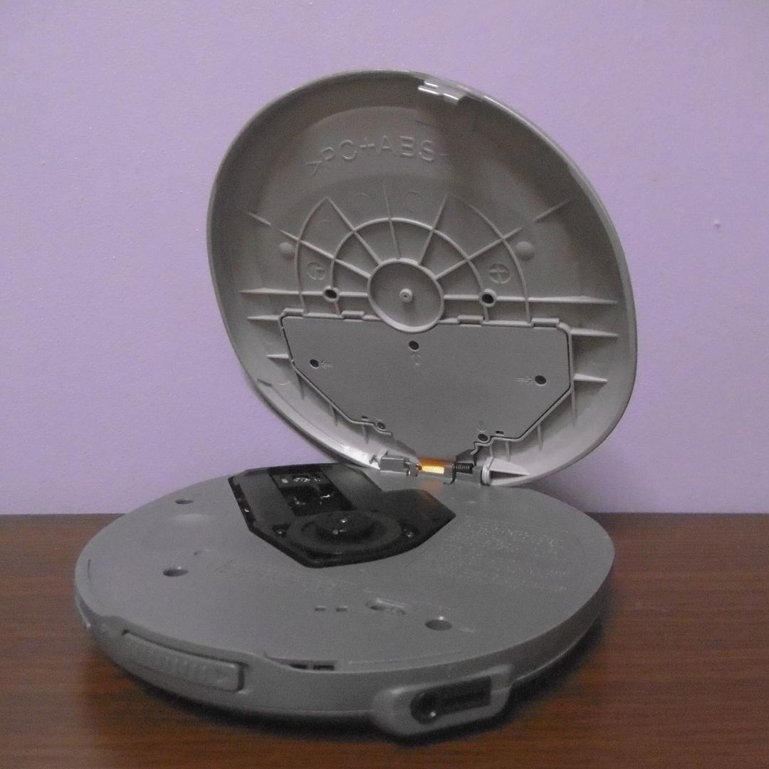 【美品】SONY CDウォークマン D-E666_S